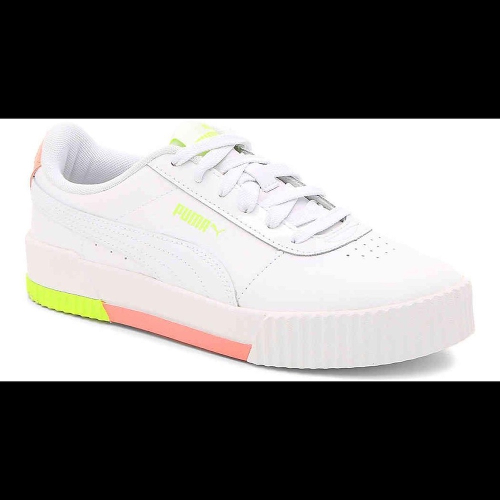Like new Puma Carina white/neon sneakers